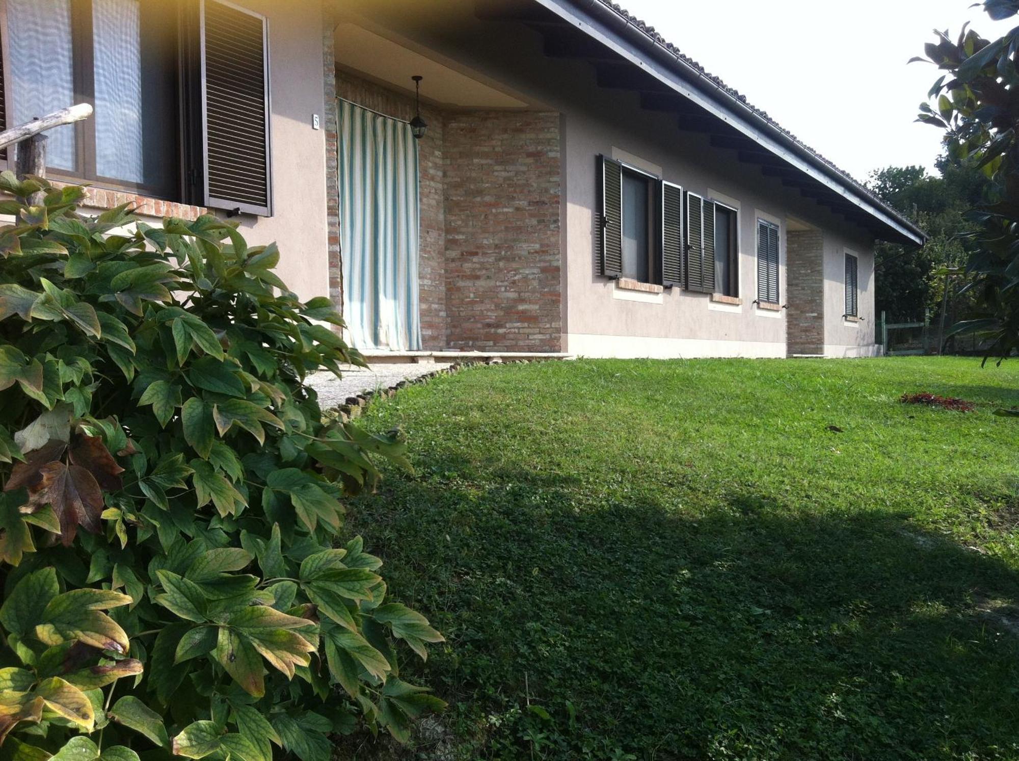 Agriturismo Bottega Di Rosanna Castagnole delle Lanze Номер фото